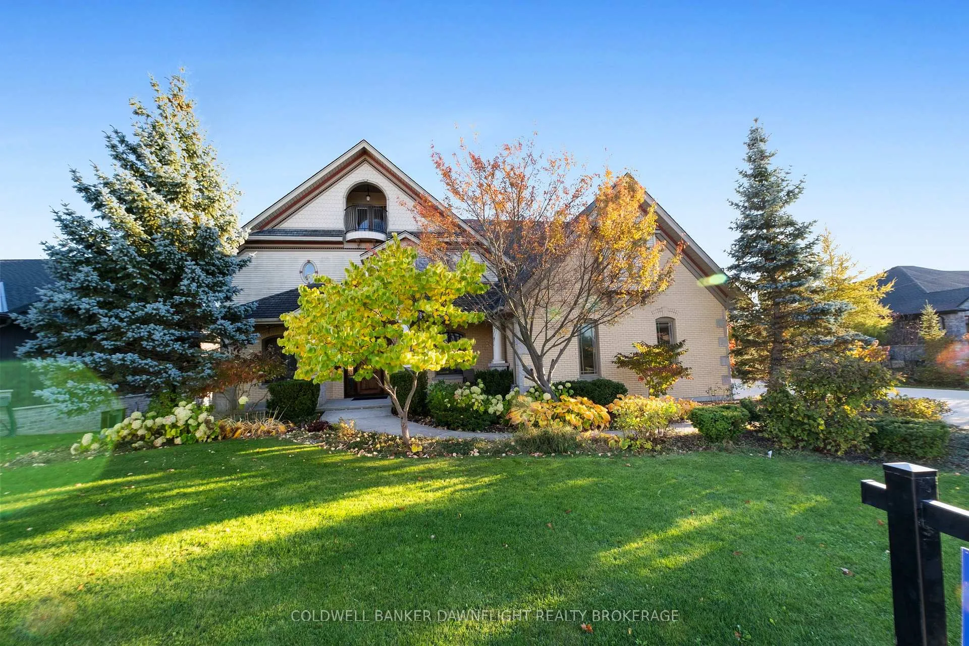 Photo 3 of 246 Hazelton Lane, South Huron, Exeter — HOMEH