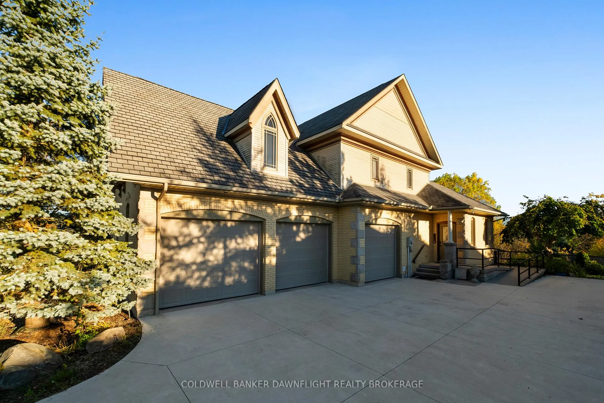 Photo 5 of 246 Hazelton Lane, South Huron, Exeter — HOMEH