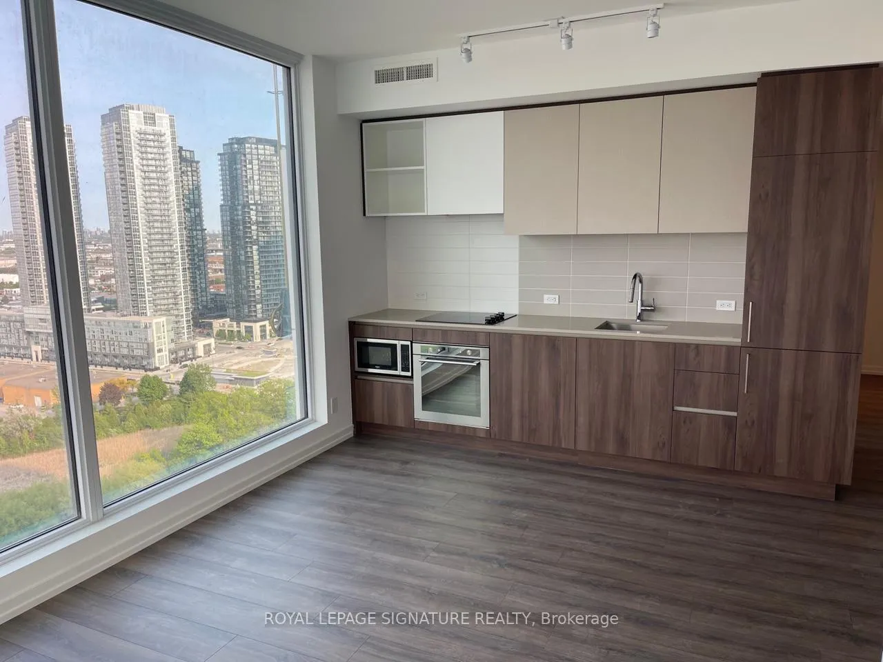 Photo 4 of Unit 2309, 7890 Jane Street, Vaughan, Vaughan Corporate Centre — HOMEH