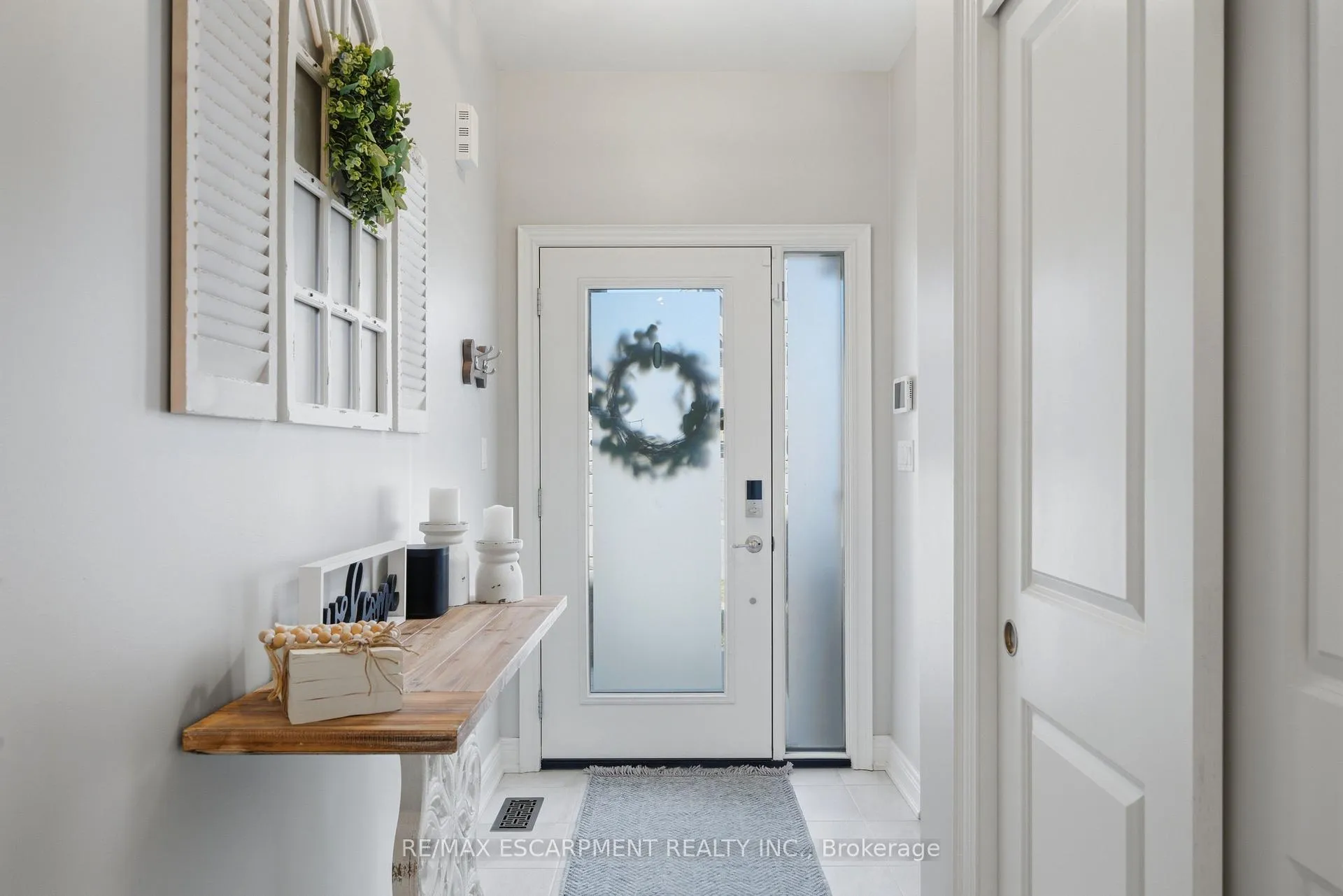 Photo 5 of 8 Myrtle Street, Pelham, Fonthill — HOMEH