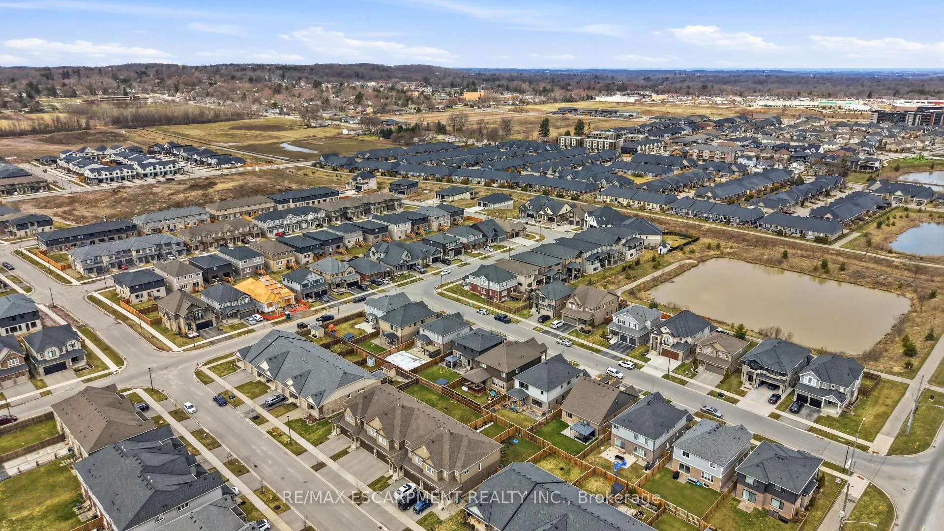 Photo 38 of 8 Myrtle Street, Pelham, Fonthill — HOMEH
