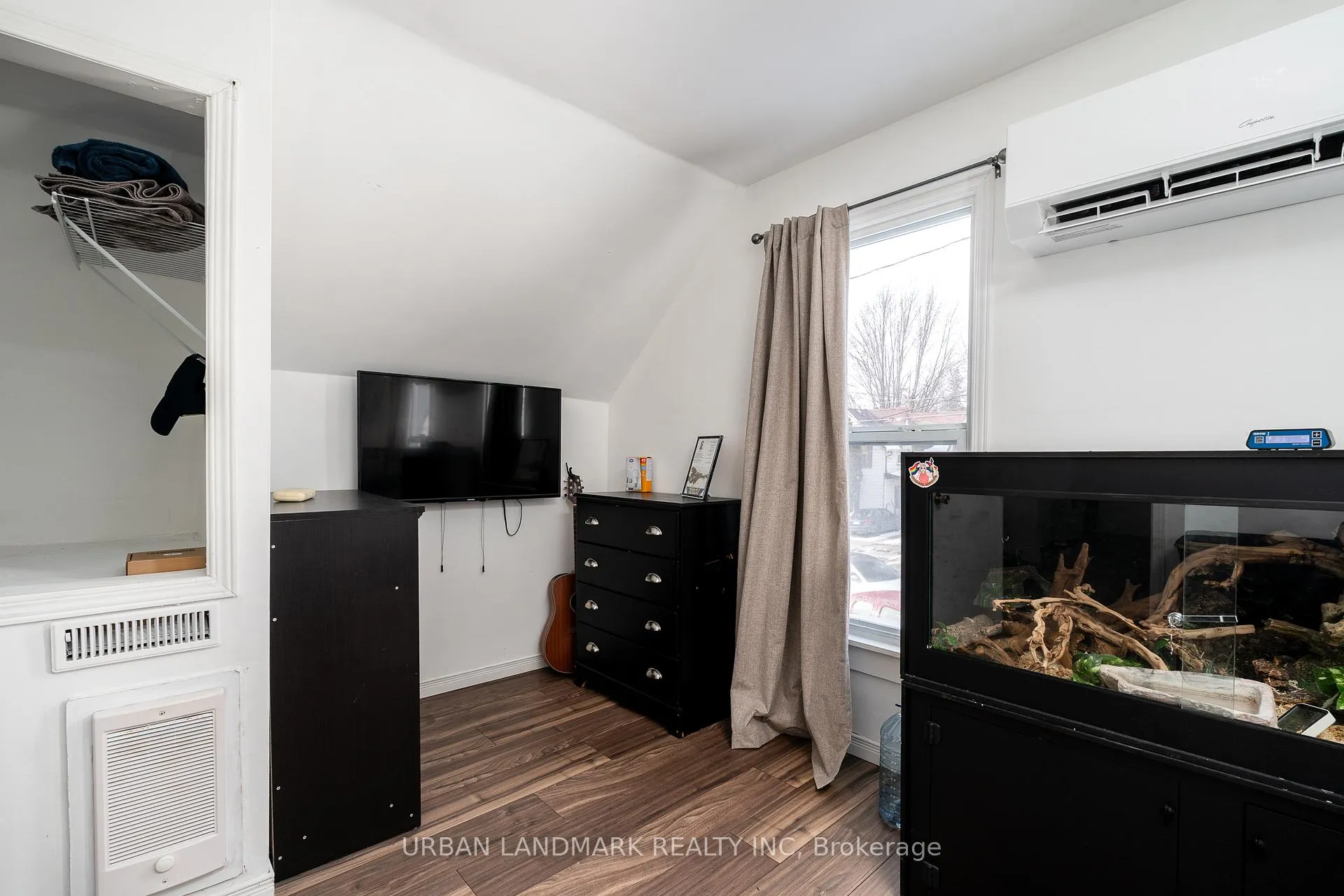 Photo 25 of 256 Dundas Street, Deseronto, Deseronto (Town) — HOMEH