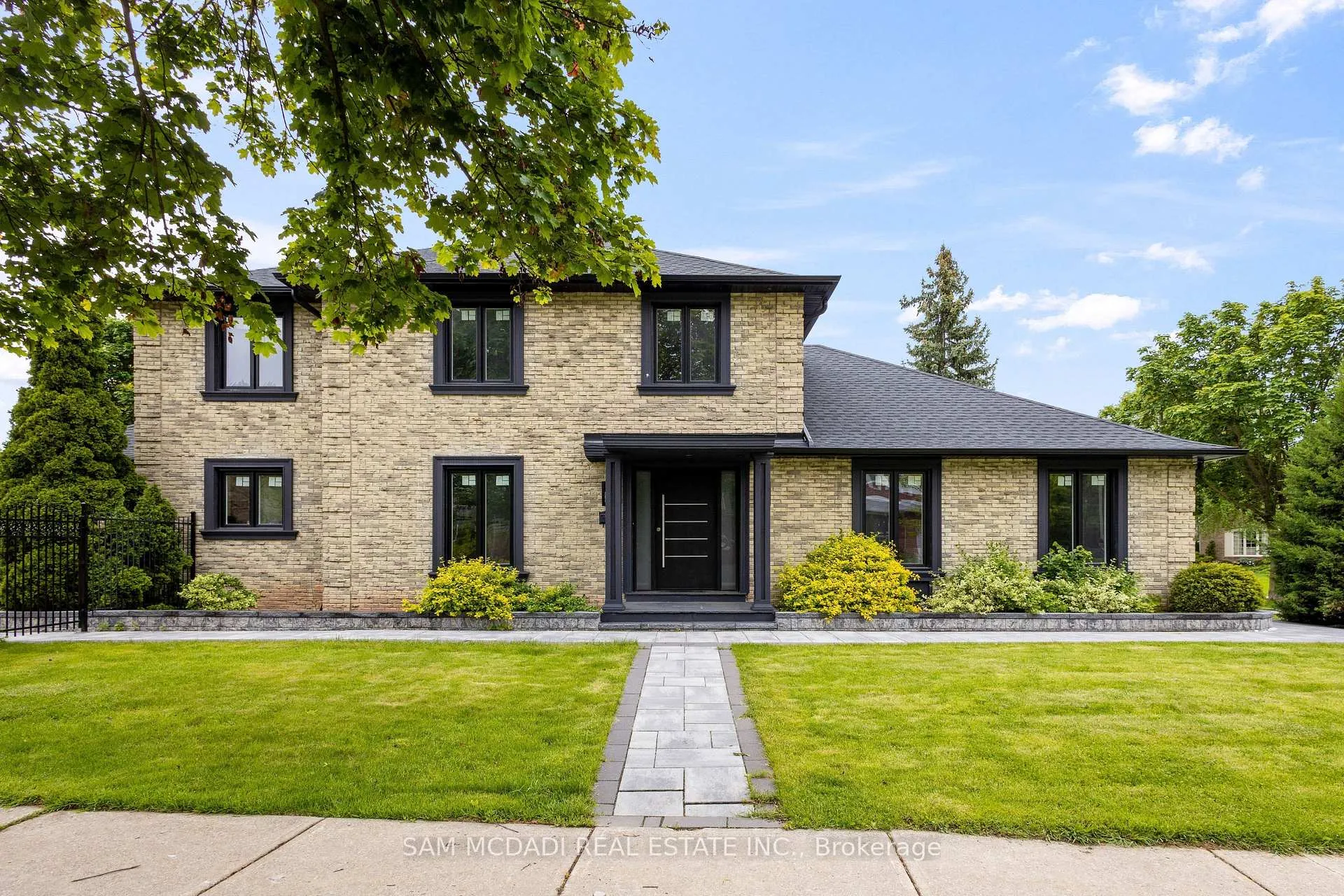Front of 2535 Robin Drive