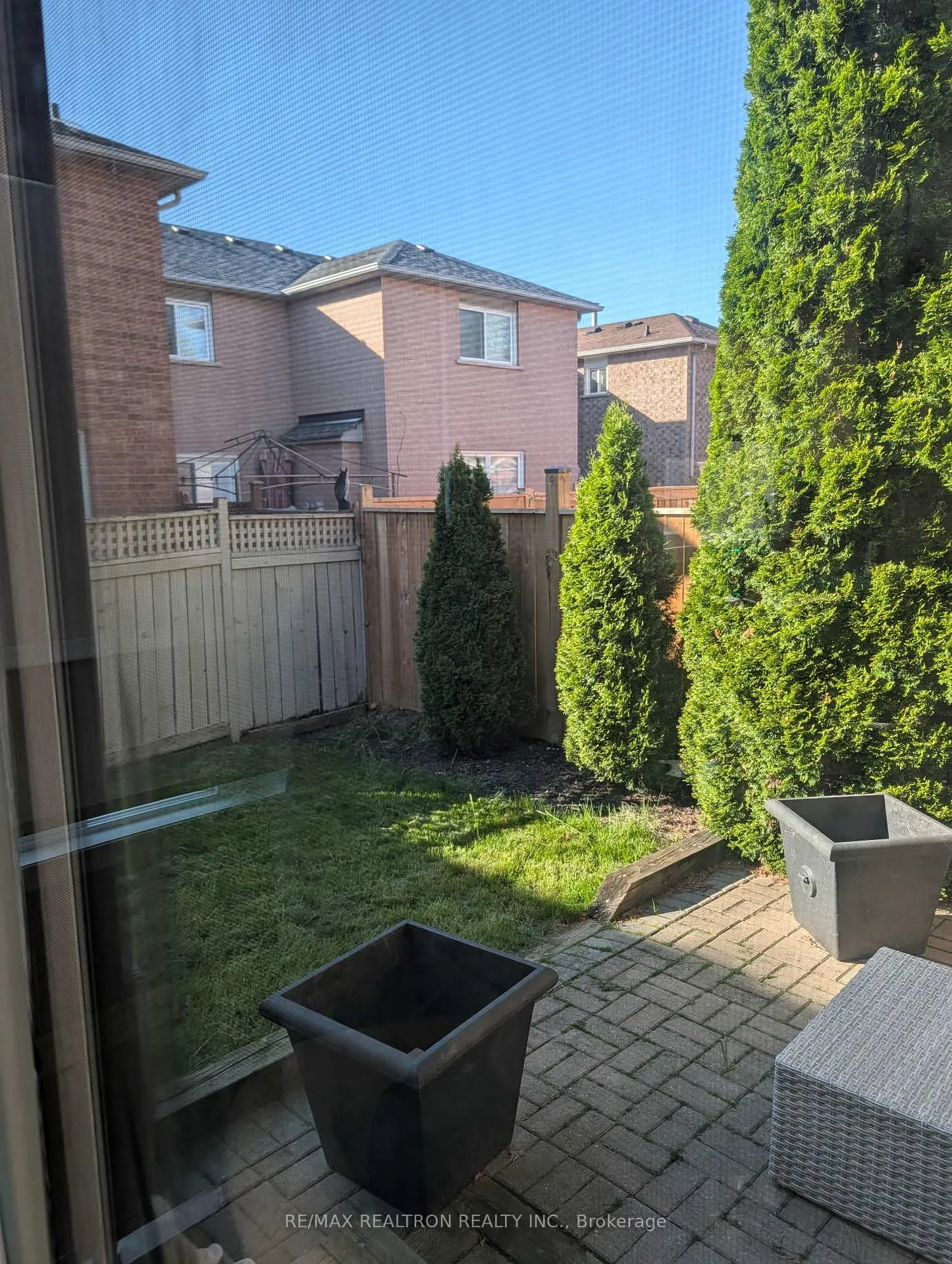 Photo 3 of 16 Bison Run Road, Brampton, Sandringham-Wellington — HOMEH