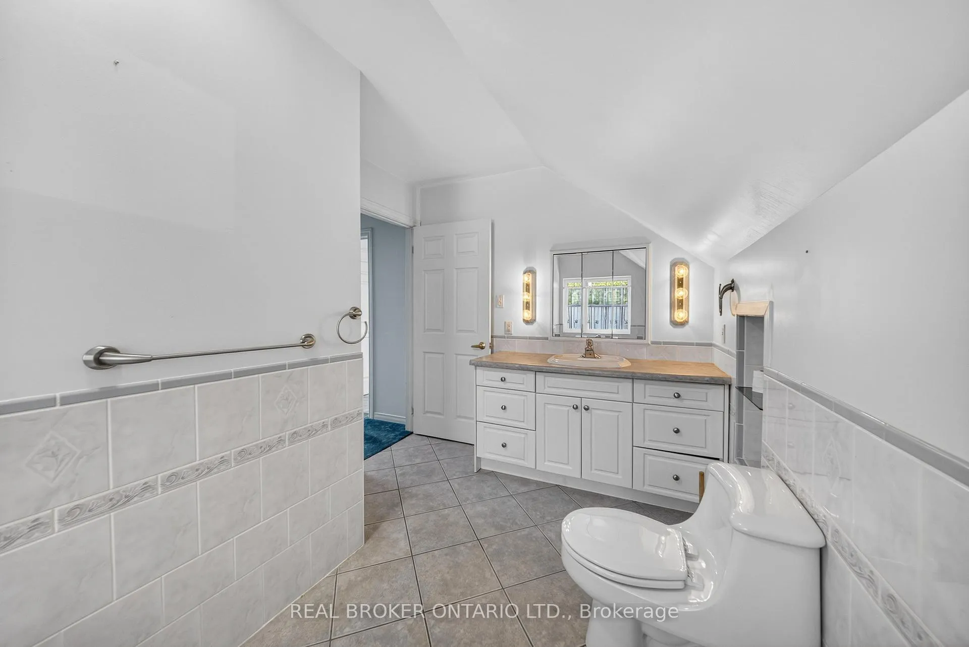 Photo 20 of 55 Merigold Street, St. Catharines, Western Hill — HOMEH