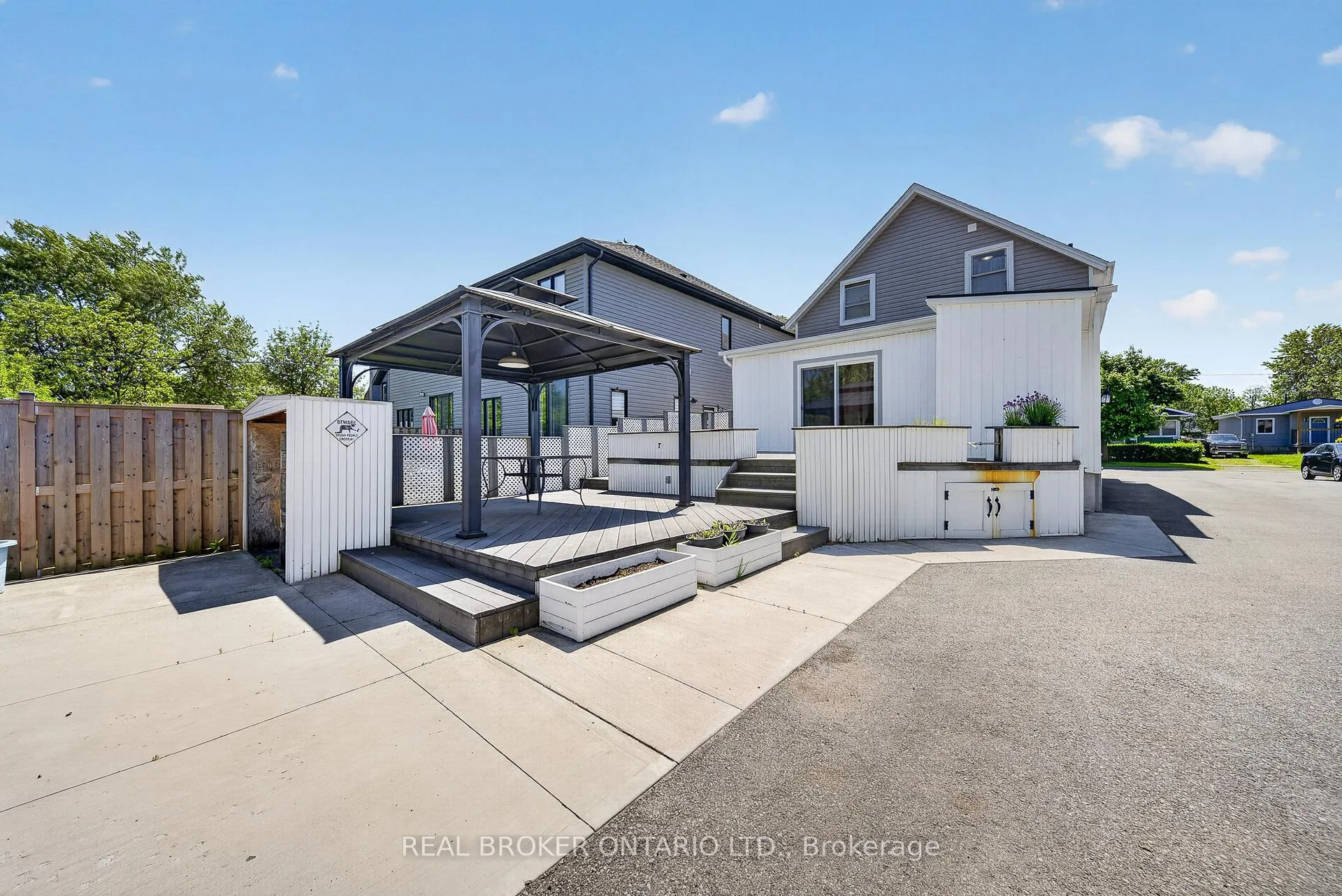Photo 23 of 55 Merigold Street, St. Catharines, Western Hill — HOMEH