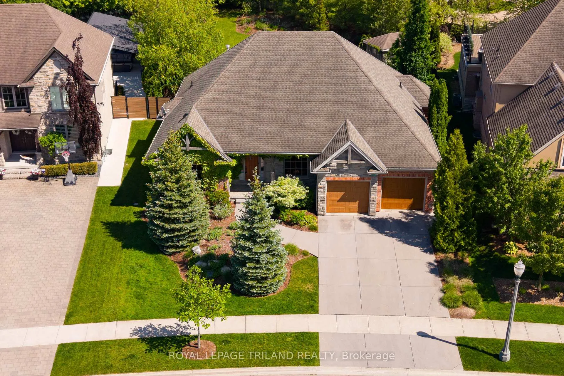 Photo 1 of 683 Eagletrace Drive, London, North S — HOMEH