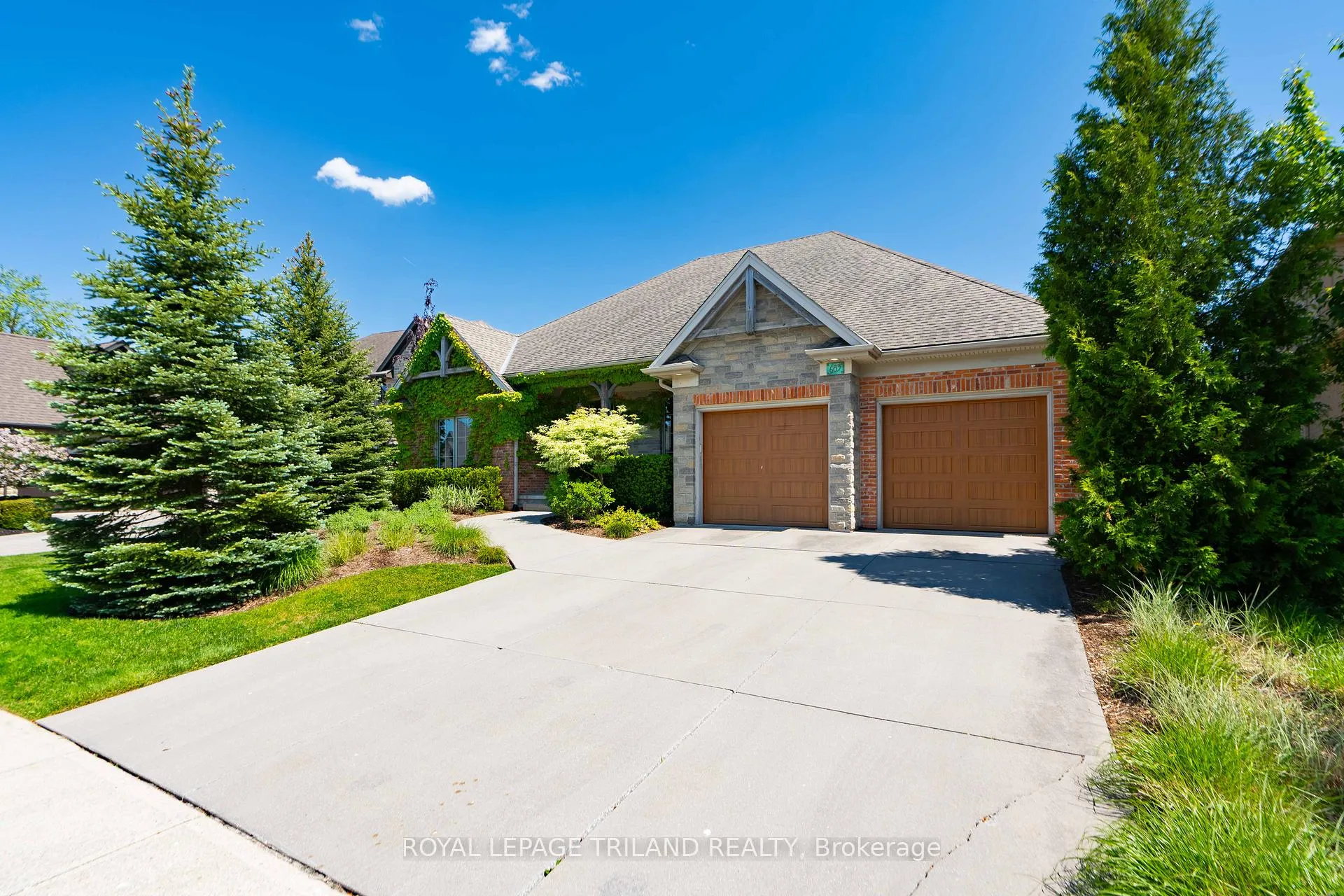 Photo 2 of 683 Eagletrace Drive, London, North S — HOMEH