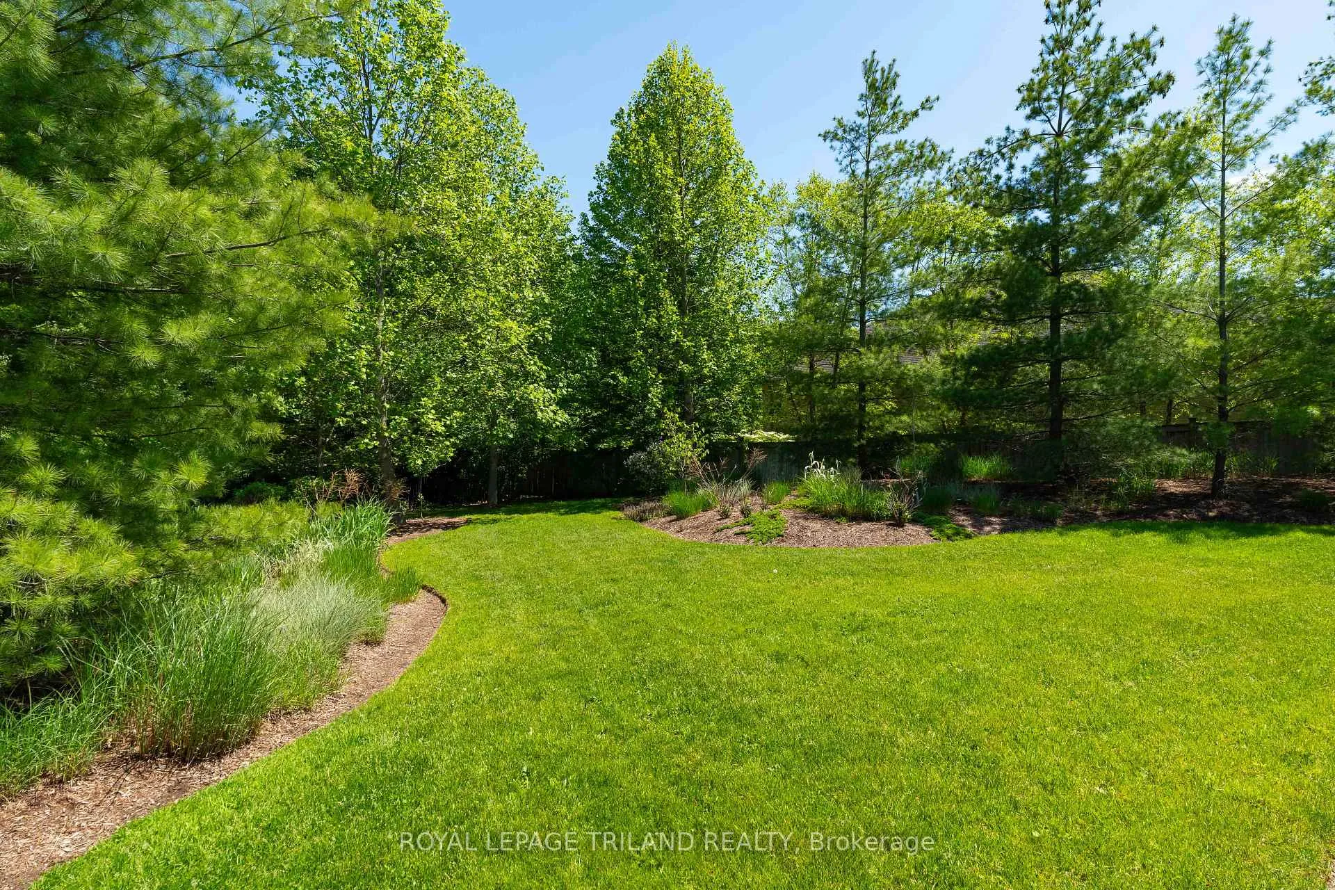 Photo 39 of 683 Eagletrace Drive, London, North S — HOMEH