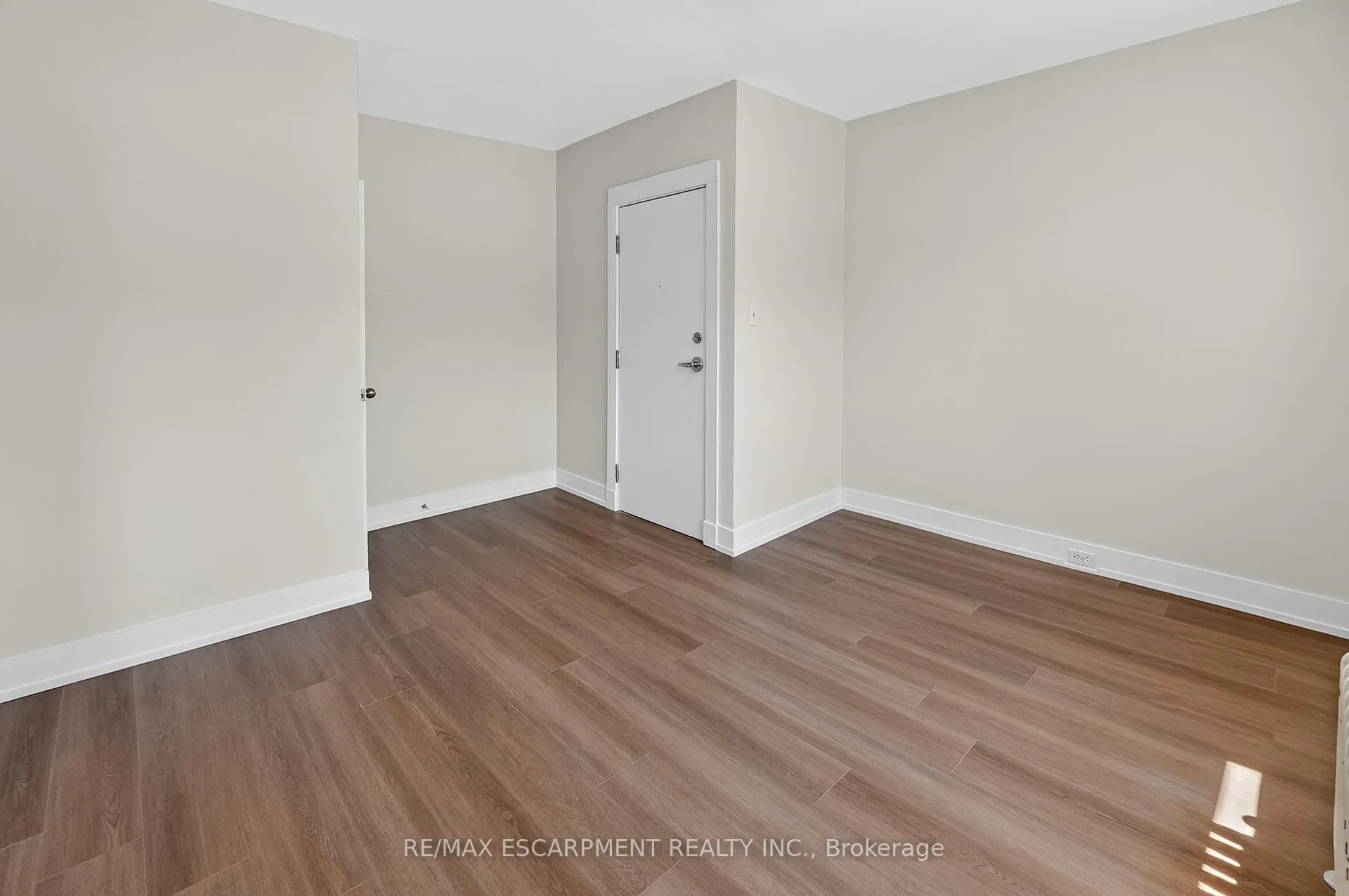 Photo 5 of Unit #2, 13 Main Street W, Grimsby, Grimsby East — HOMEH