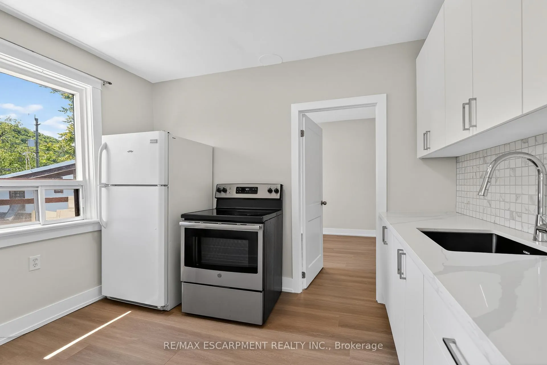 Photo 7 of Unit #2, 13 Main Street W, Grimsby, Grimsby East — HOMEH