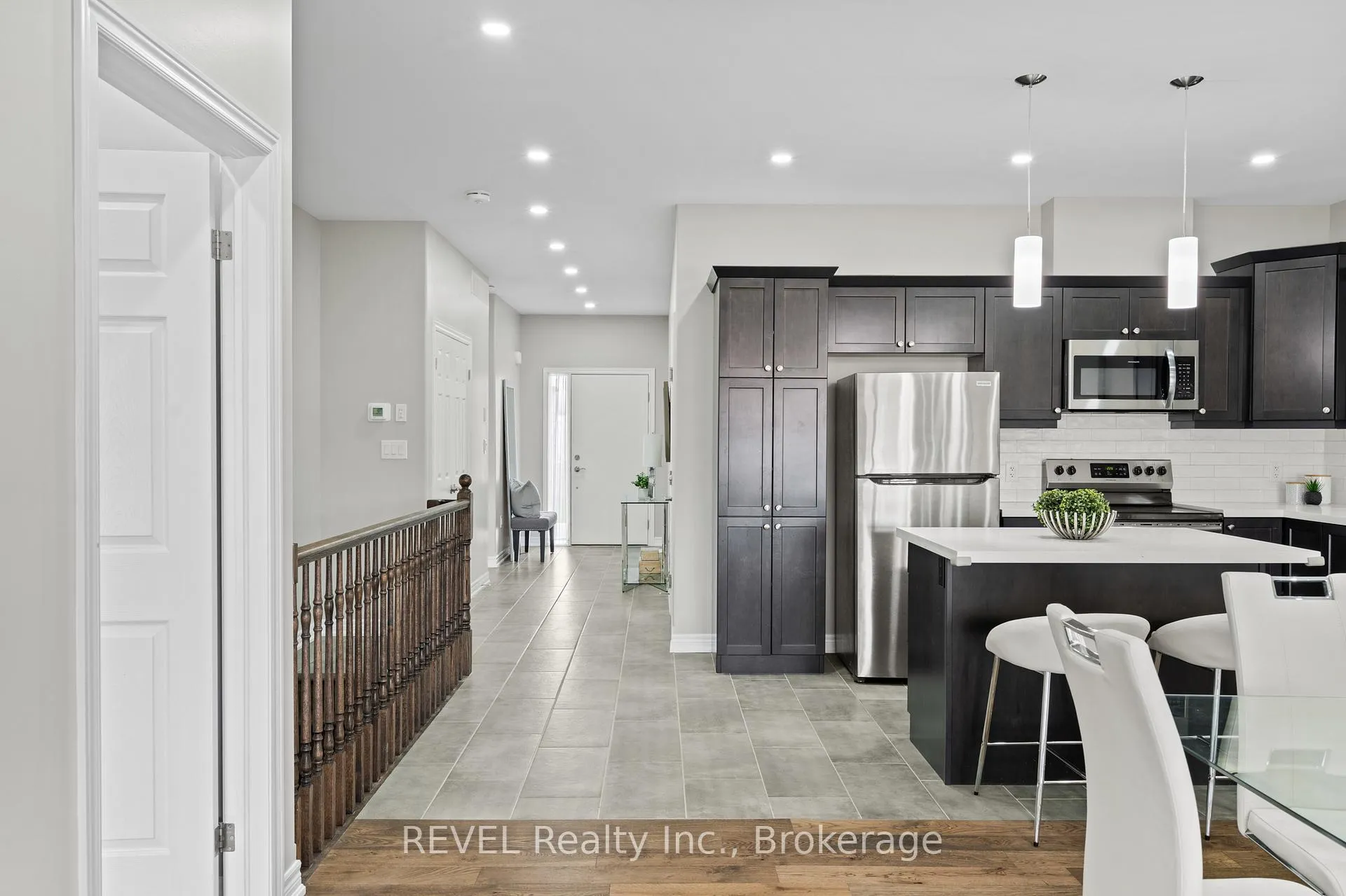 Photo 6 of Unit 7, 7138 Parsa Street E, Niagara Falls, Brown — HOMEH