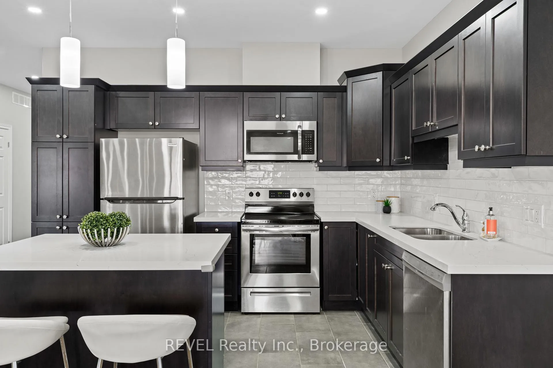 Photo 9 of Unit 7, 7138 Parsa Street E, Niagara Falls, Brown — HOMEH
