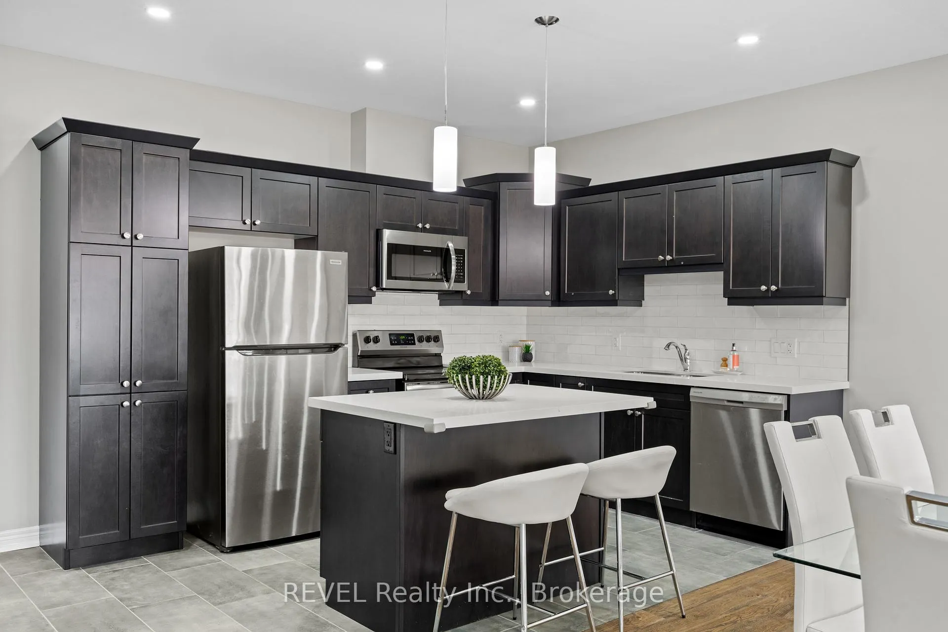 Photo 11 of Unit 7, 7138 Parsa Street E, Niagara Falls, Brown — HOMEH