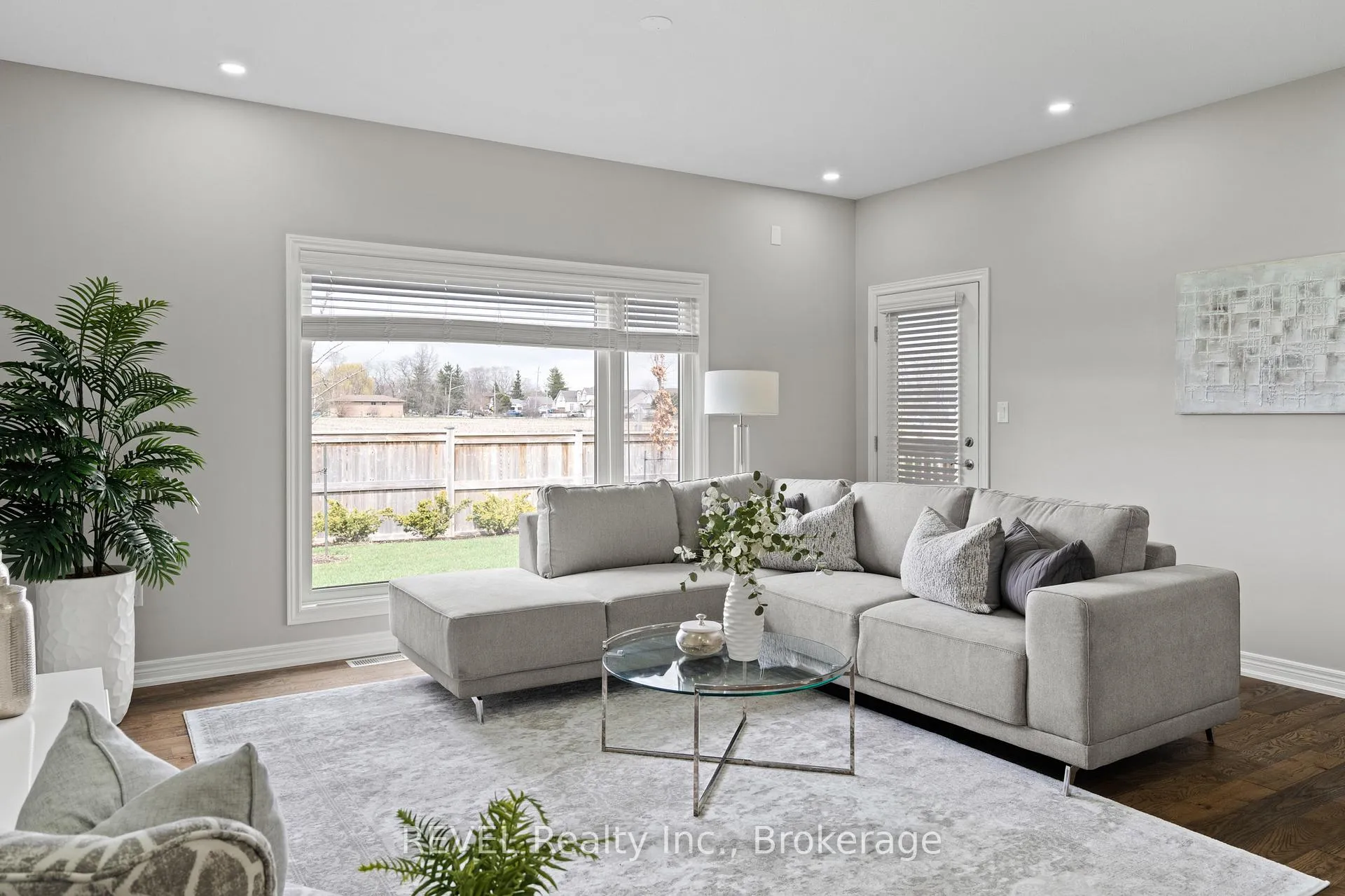 Photo 15 of Unit 7, 7138 Parsa Street E, Niagara Falls, Brown — HOMEH