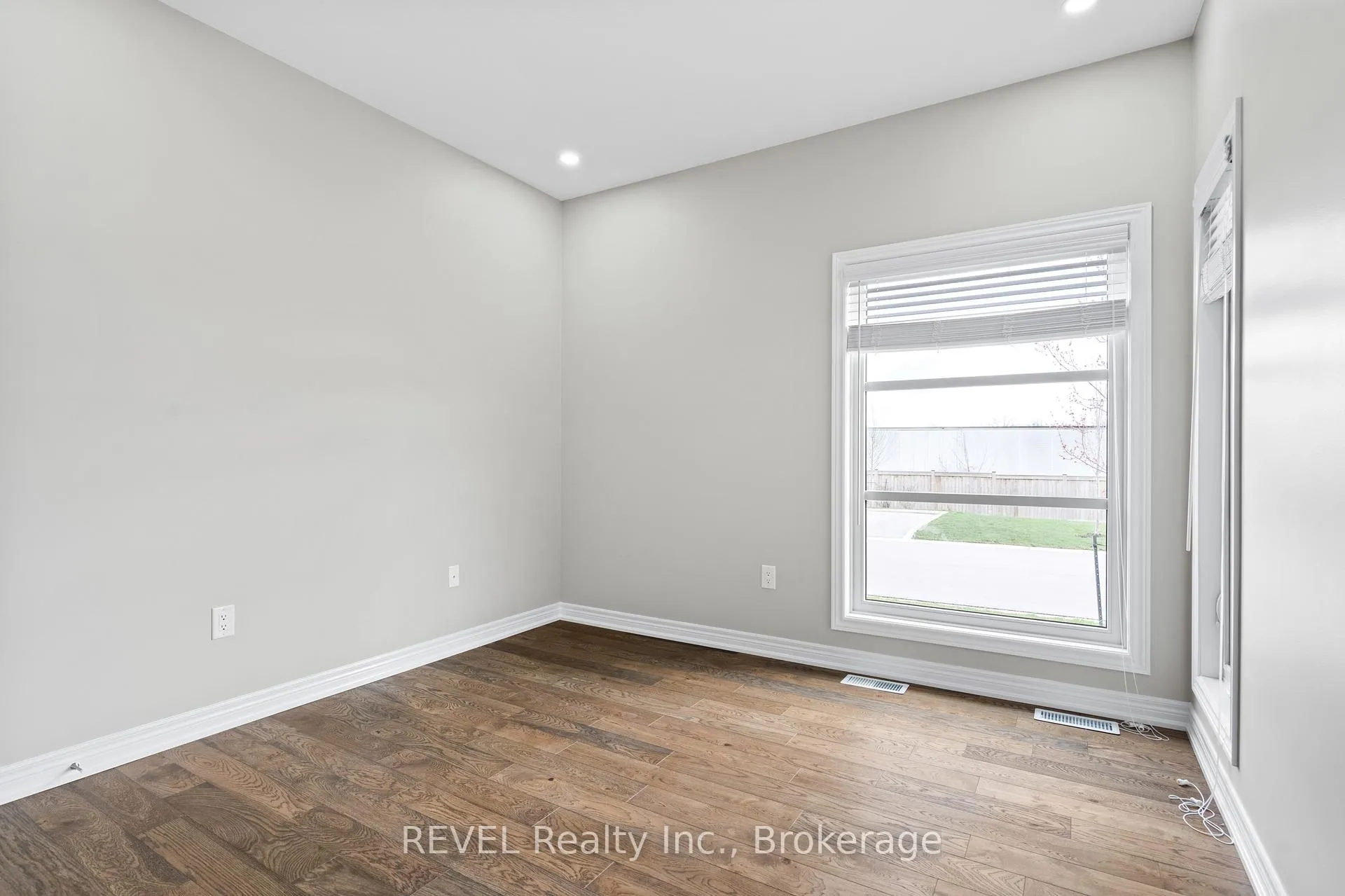 Photo 29 of Unit 7, 7138 Parsa Street E, Niagara Falls, Brown — HOMEH
