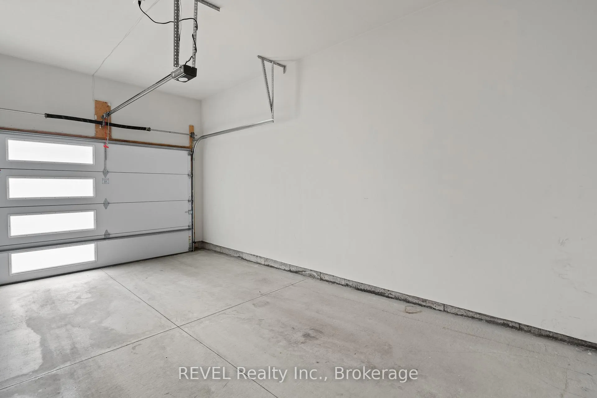Photo 38 of Unit 7, 7138 Parsa Street E, Niagara Falls, Brown — HOMEH