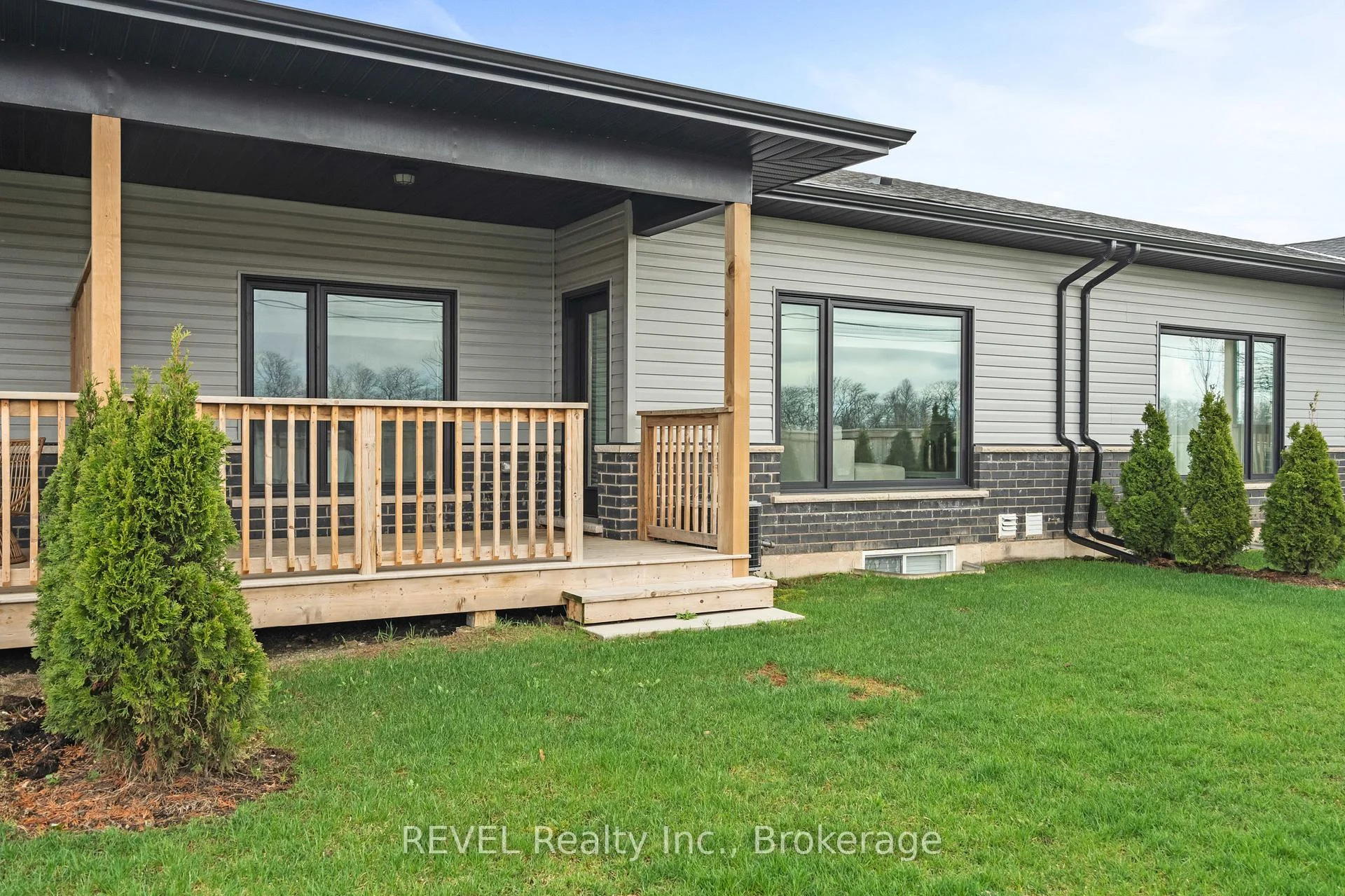 Photo 39 of Unit 7, 7138 Parsa Street E, Niagara Falls, Brown — HOMEH