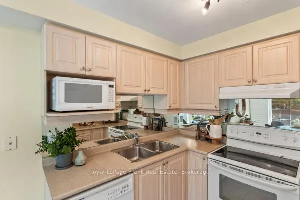 Photo 12 of Unit 30, 30 Gidley Lane, Ajax, Central — HOMEH