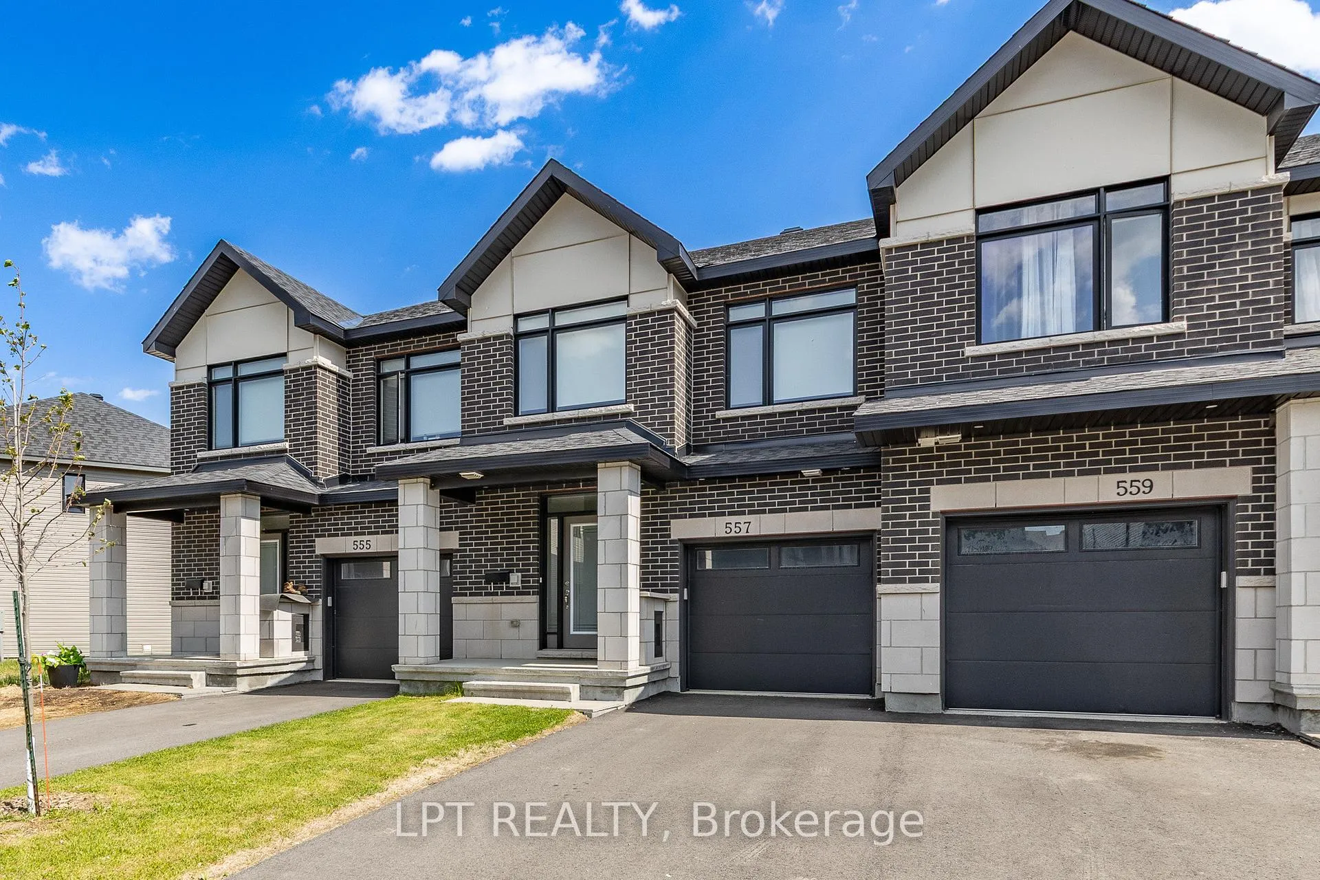 Photo 2 of 557 Tahoe Heights, Ottawa, Leitrim — HOMEH