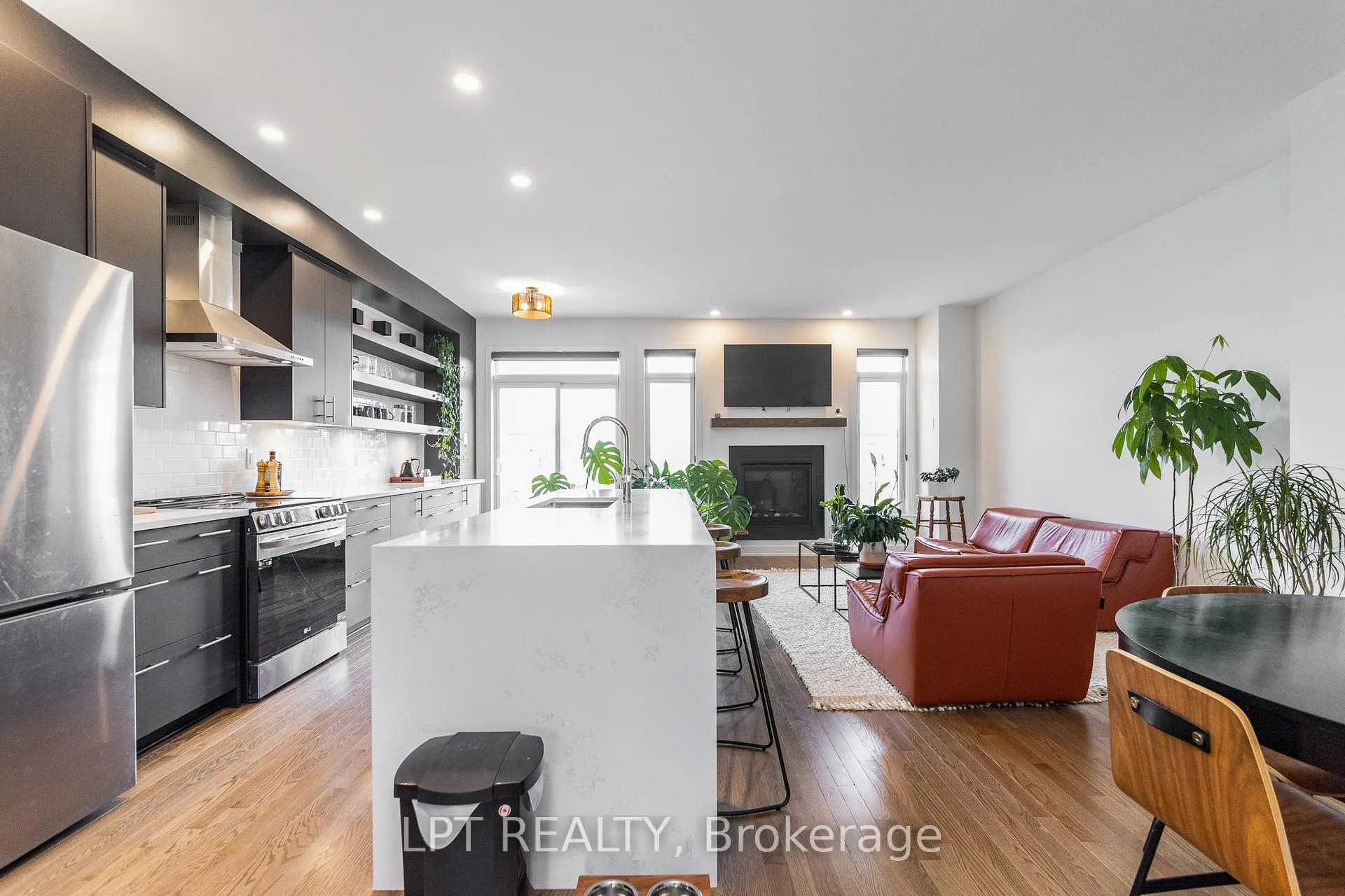 Photo 8 of 557 Tahoe Heights, Ottawa, Leitrim — HOMEH