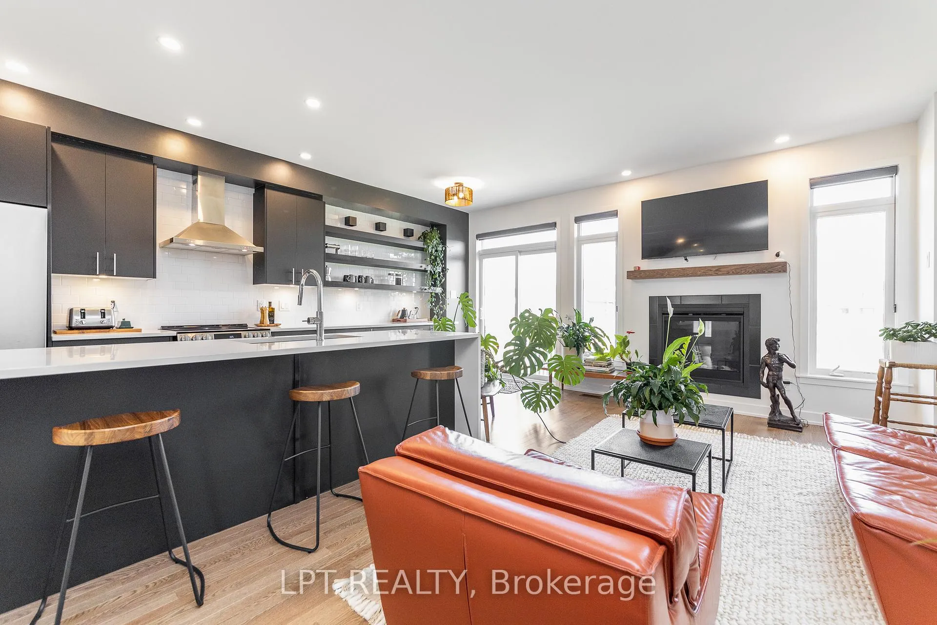 Photo 12 of 557 Tahoe Heights, Ottawa, Leitrim — HOMEH
