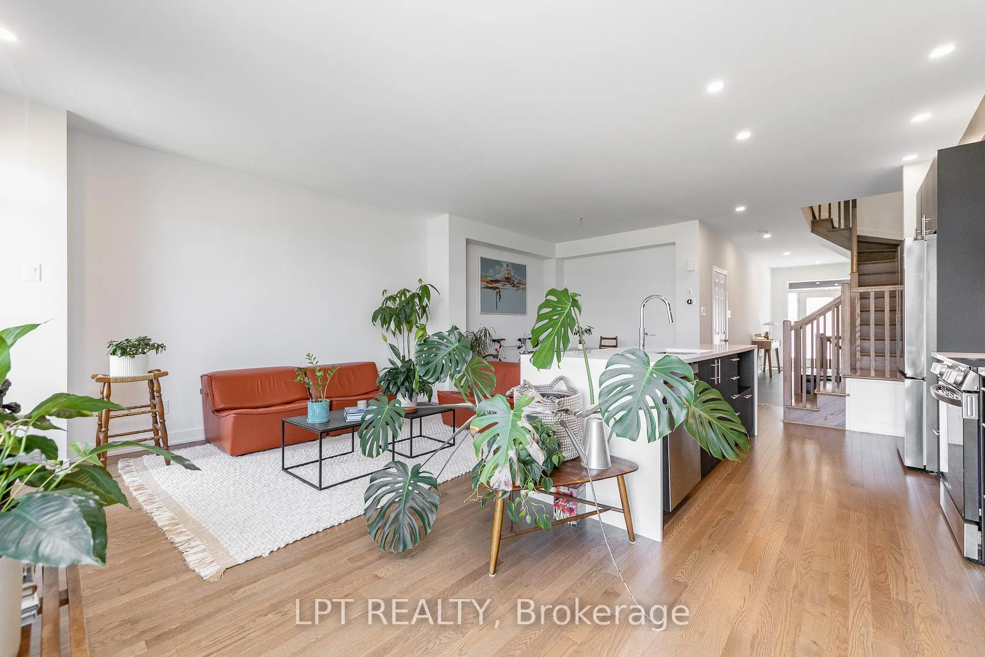 Photo 15 of 557 Tahoe Heights, Ottawa, Leitrim — HOMEH