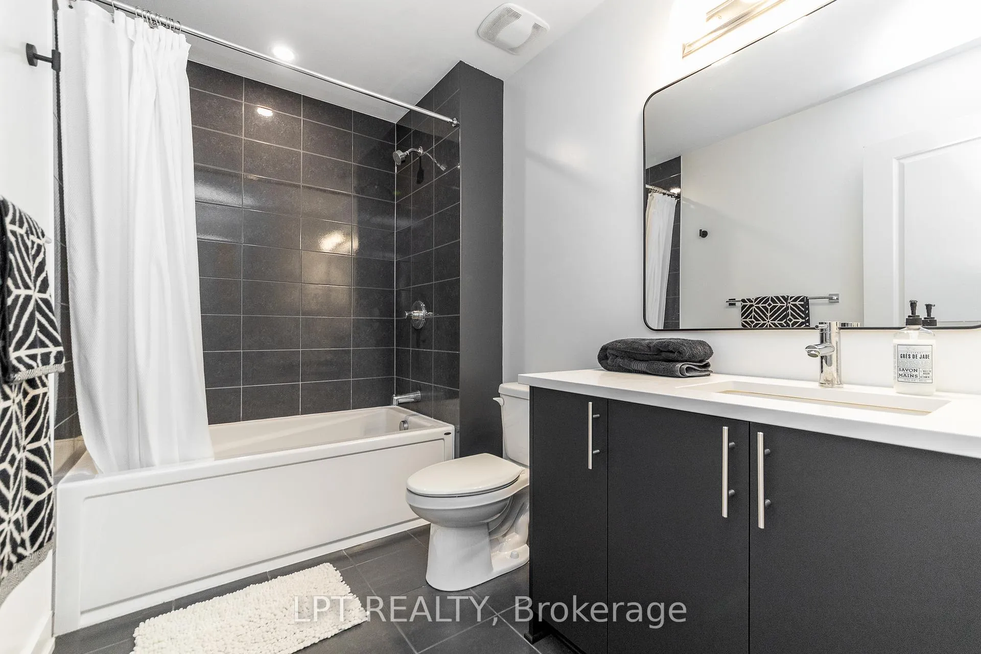 Photo 27 of 557 Tahoe Heights, Ottawa, Leitrim — HOMEH