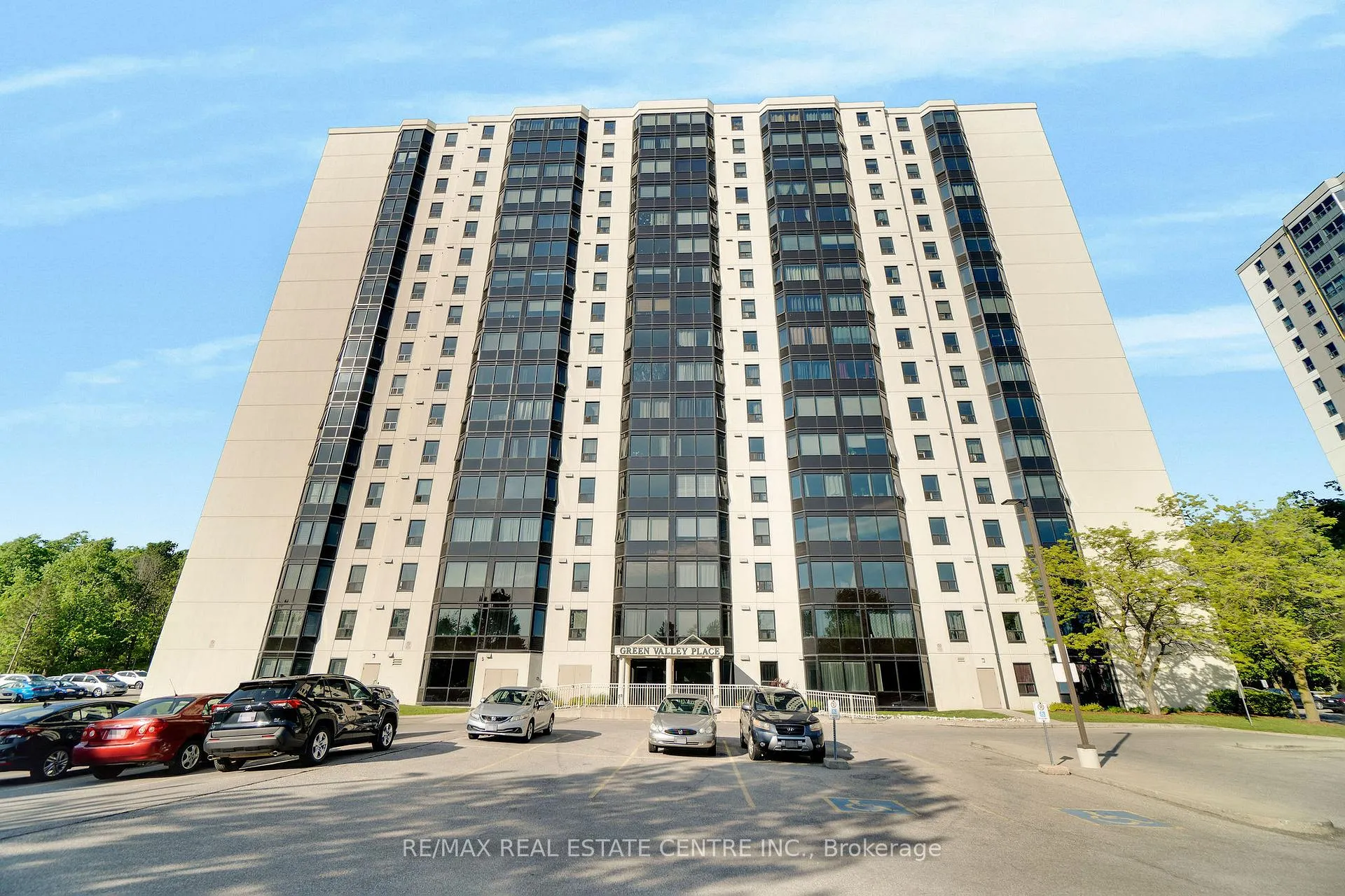 Photo 6 of Unit 103, 35 Green Valley Drive, Kitchener, Pioneer Park — HOMEH