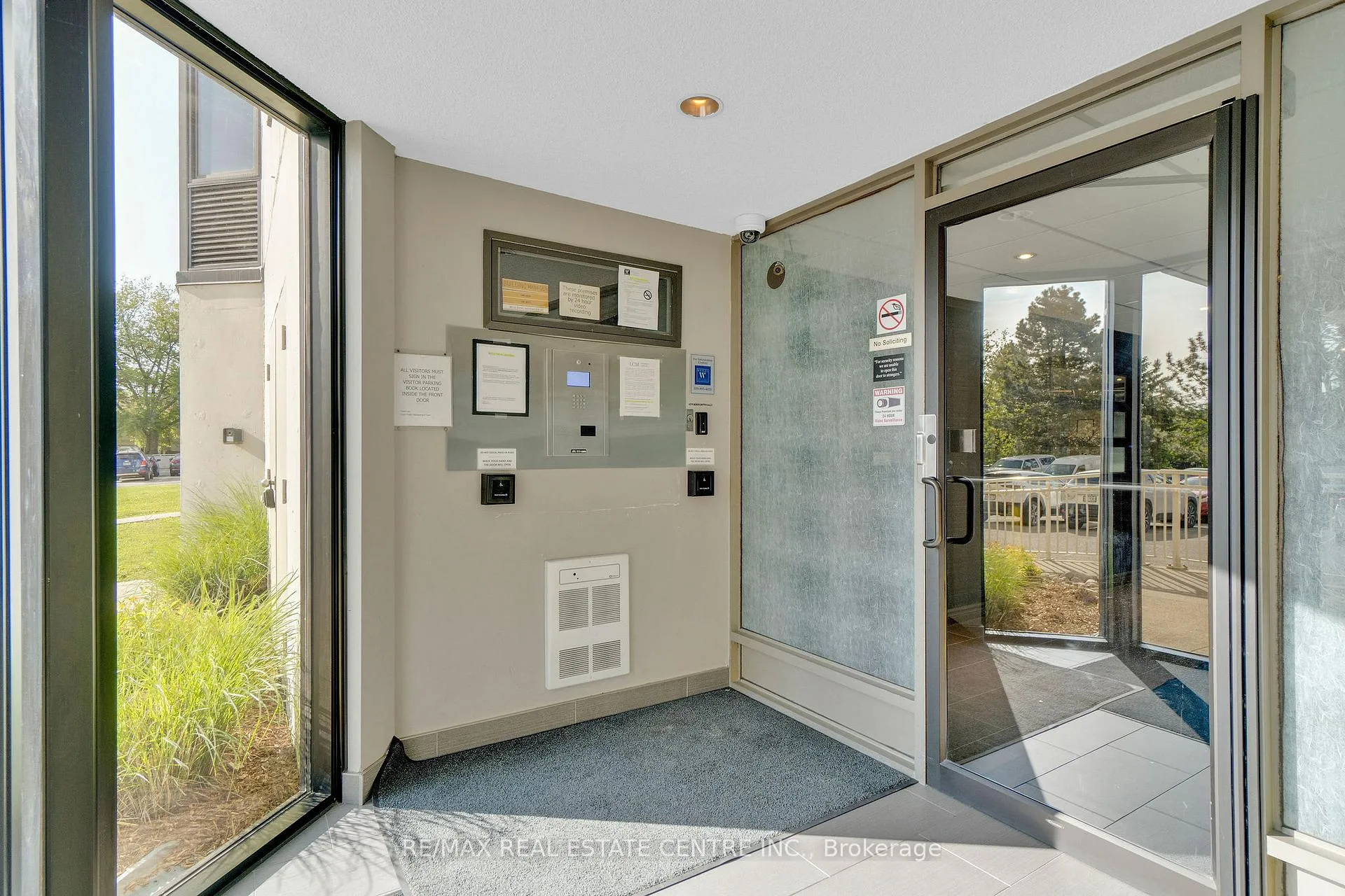 Photo 8 of Unit 103, 35 Green Valley Drive, Kitchener, Pioneer Park — HOMEH