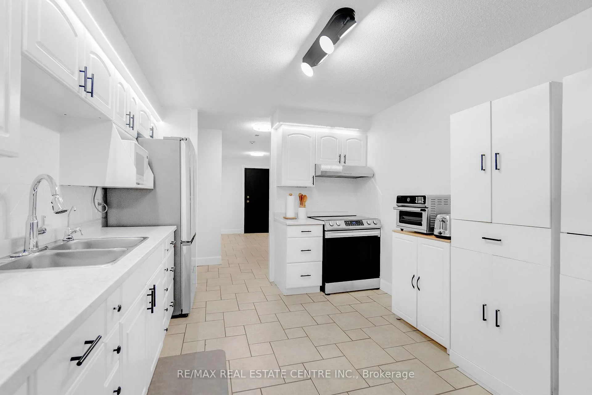 Photo 24 of Unit 103, 35 Green Valley Drive, Kitchener, Pioneer Park — HOMEH