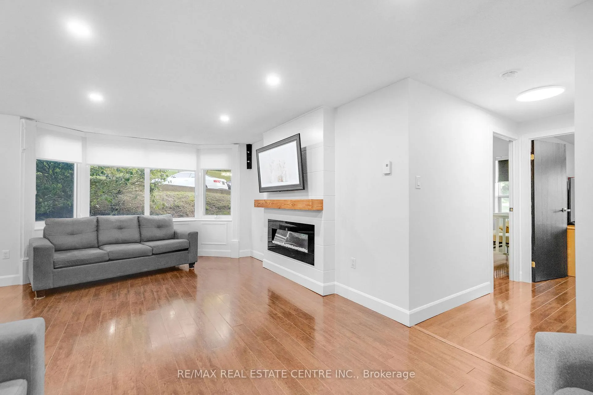Photo 25 of Unit 103, 35 Green Valley Drive, Kitchener, Pioneer Park — HOMEH