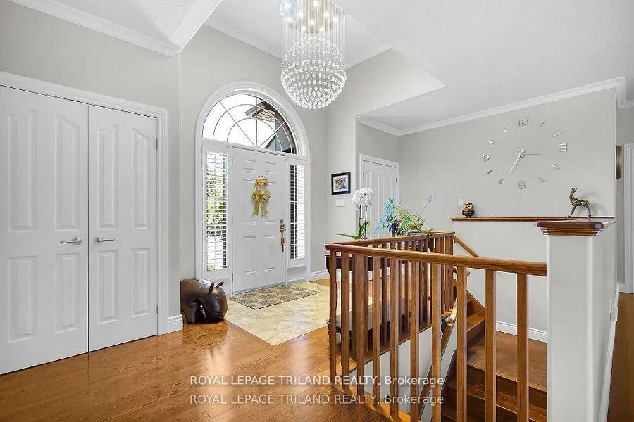 Photo 5 of 7119 Clayton Walk, London, South V — HOMEH
