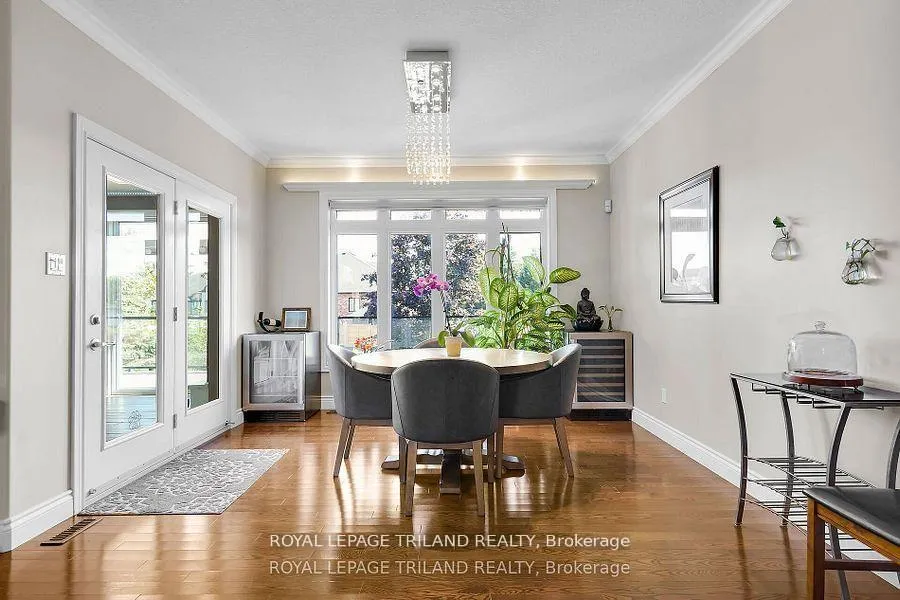 Photo 16 of 7119 Clayton Walk, London, South V — HOMEH