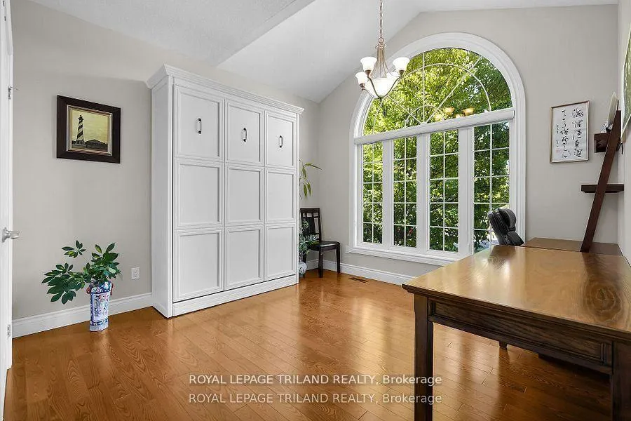 Photo 22 of 7119 Clayton Walk, London, South V — HOMEH