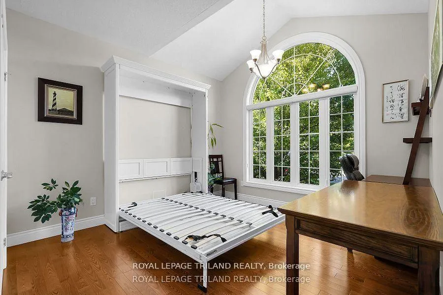 Photo 23 of 7119 Clayton Walk, London, South V — HOMEH