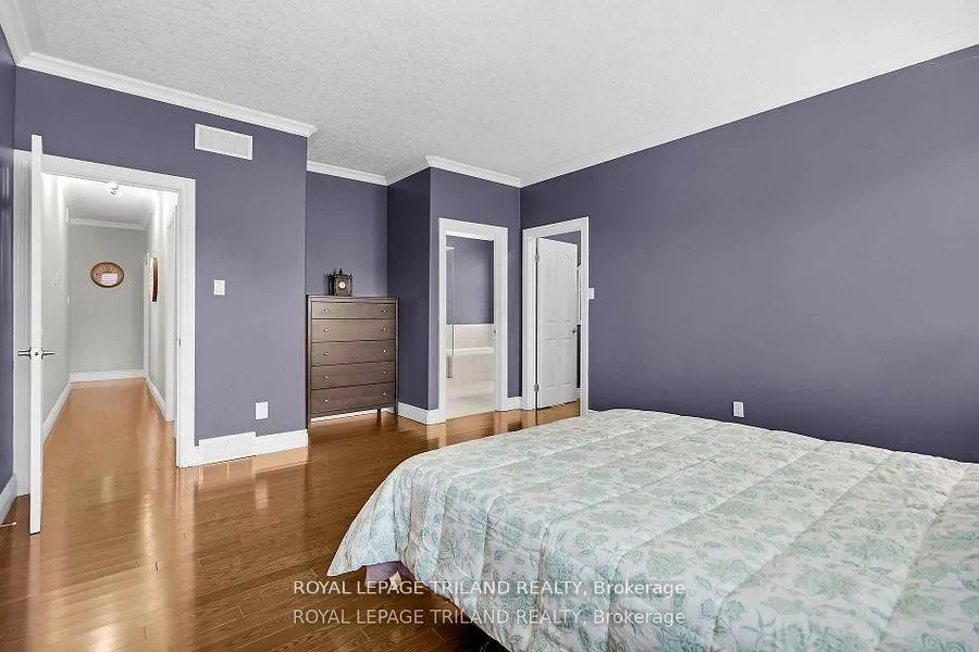 Photo 25 of 7119 Clayton Walk, London, South V — HOMEH