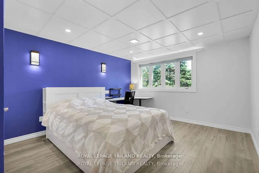 Photo 32 of 7119 Clayton Walk, London, South V — HOMEH