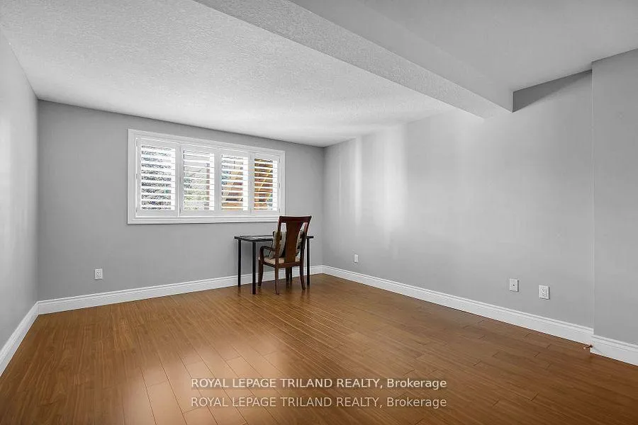 Photo 34 of 7119 Clayton Walk, London, South V — HOMEH