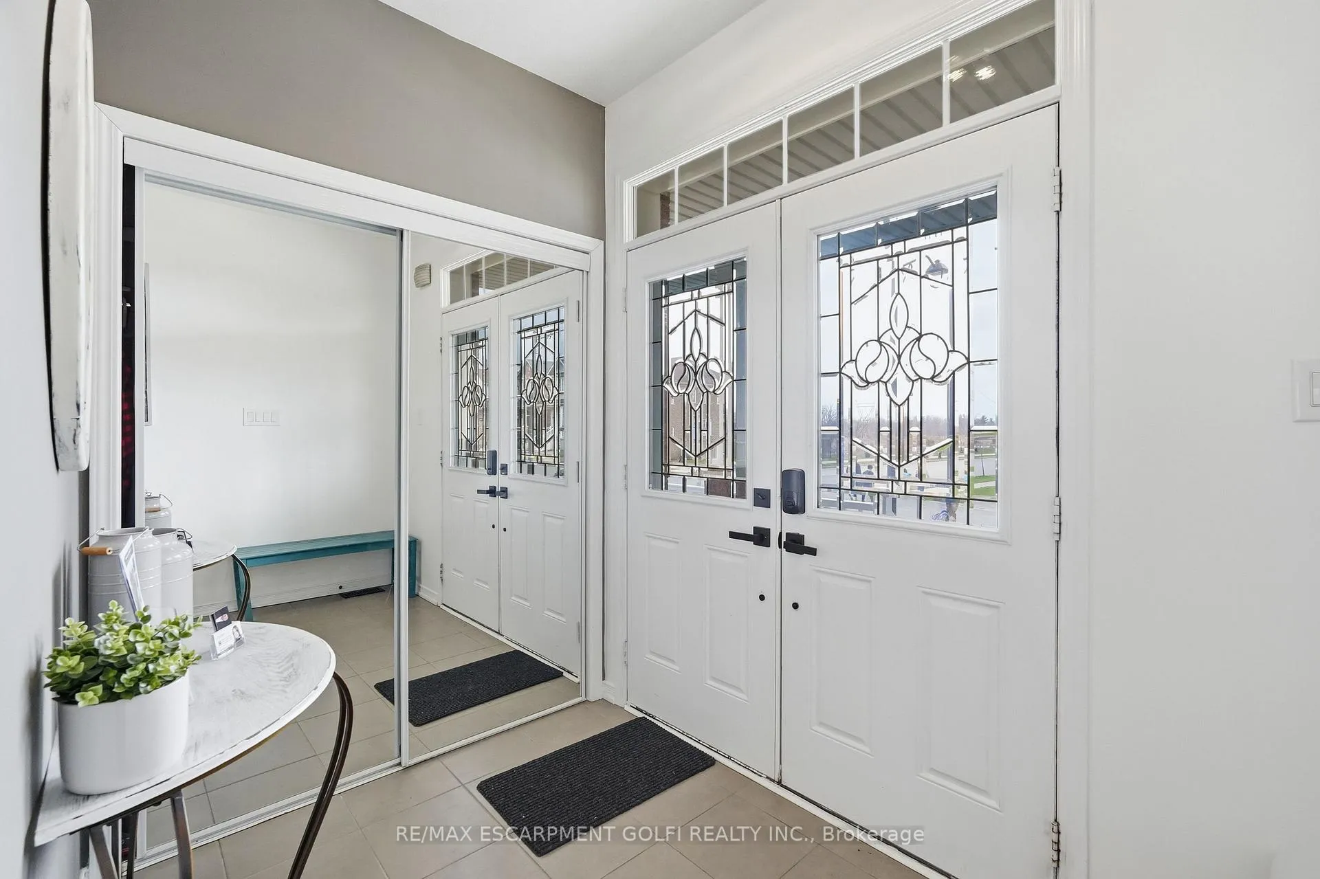 Photo 3 of 211 Odonnel Drive, Hamilton, Binbrook — HOMEH
