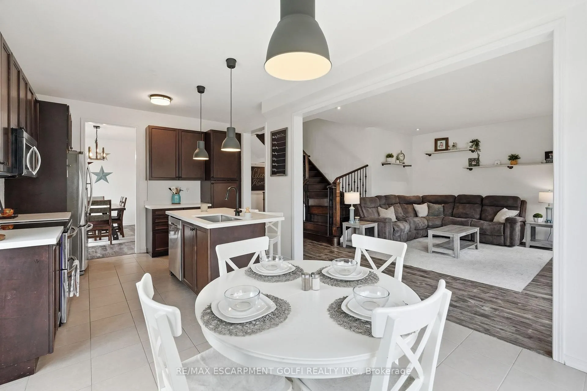 Photo 9 of 211 Odonnel Drive, Hamilton, Binbrook — HOMEH