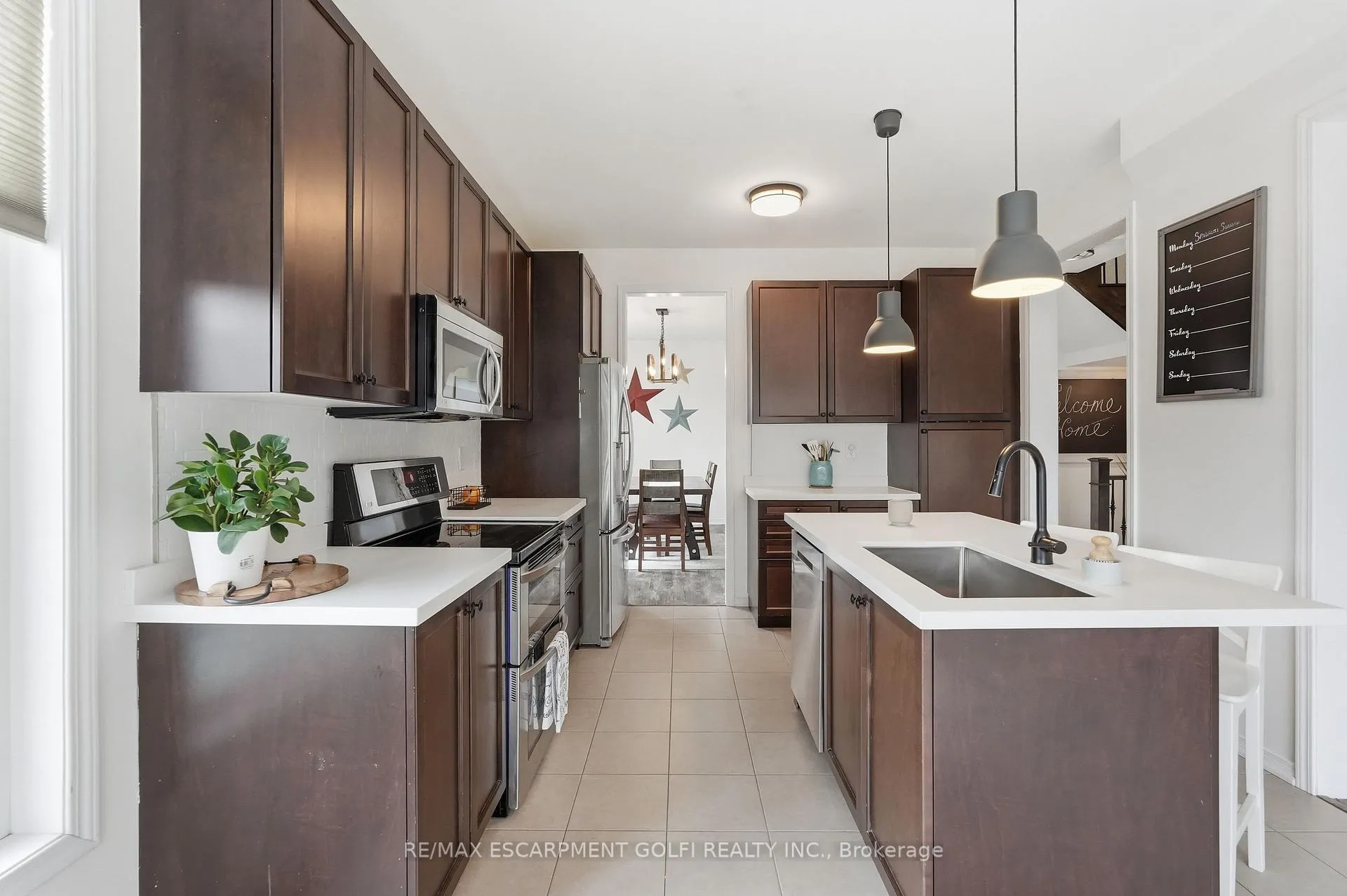 Photo 10 of 211 Odonnel Drive, Hamilton, Binbrook — HOMEH