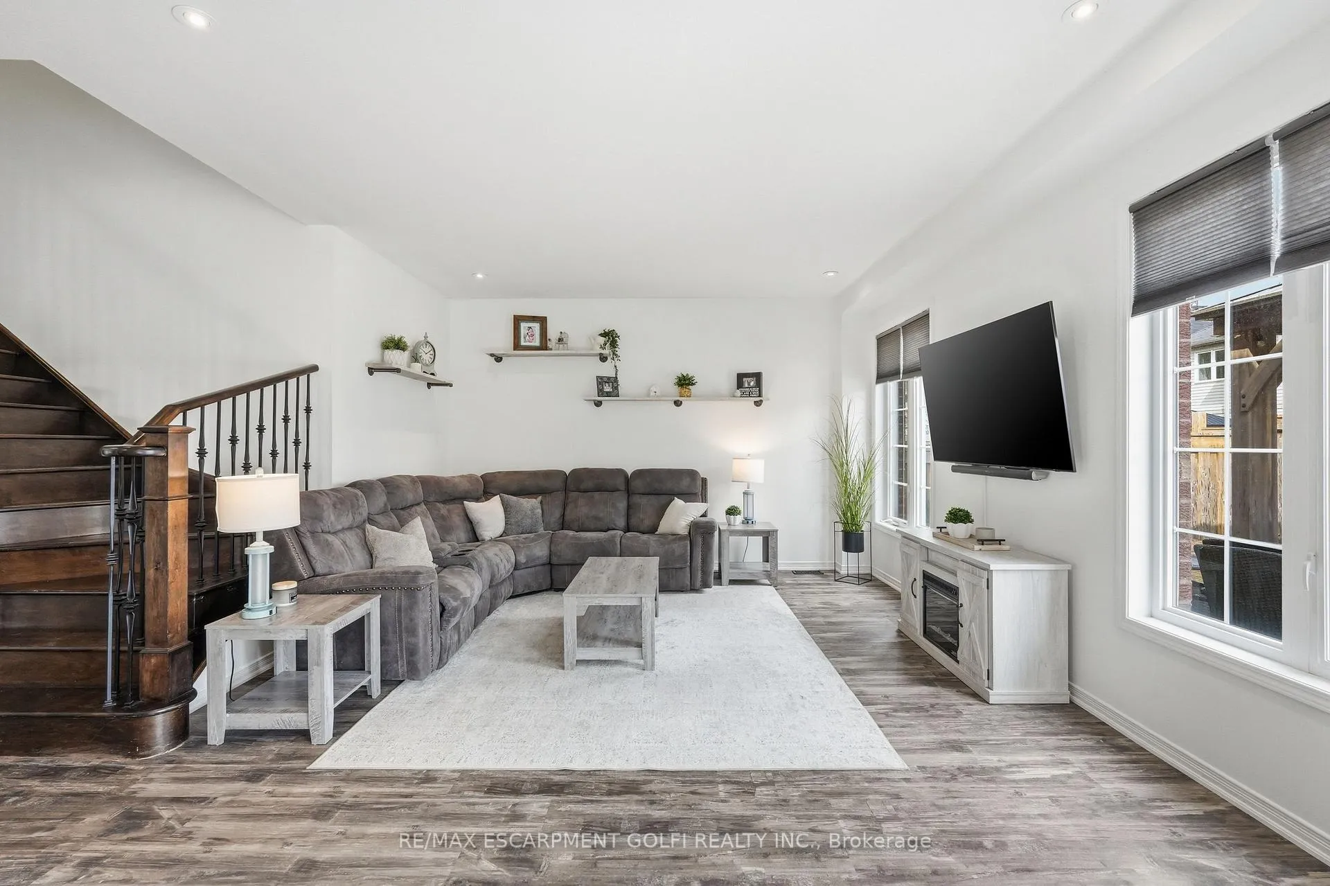 Photo 14 of 211 Odonnel Drive, Hamilton, Binbrook — HOMEH