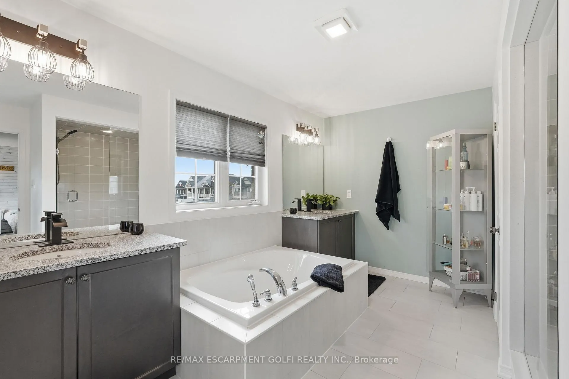 Photo 24 of 211 Odonnel Drive, Hamilton, Binbrook — HOMEH