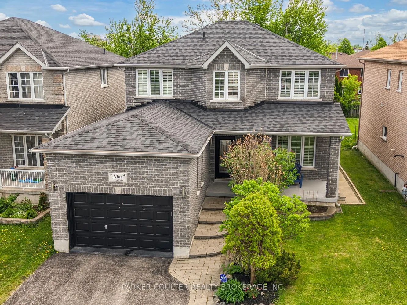 Photo 1 of 9 Surrey Drive, Barrie, Little Lake — HOMEH