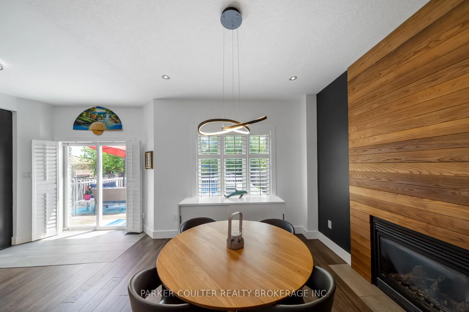 Photo 8 of 9 Surrey Drive, Barrie, Little Lake — HOMEH