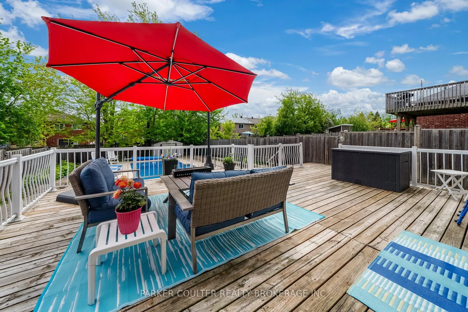 Photo 38 of 9 Surrey Drive, Barrie, Little Lake — HOMEH
