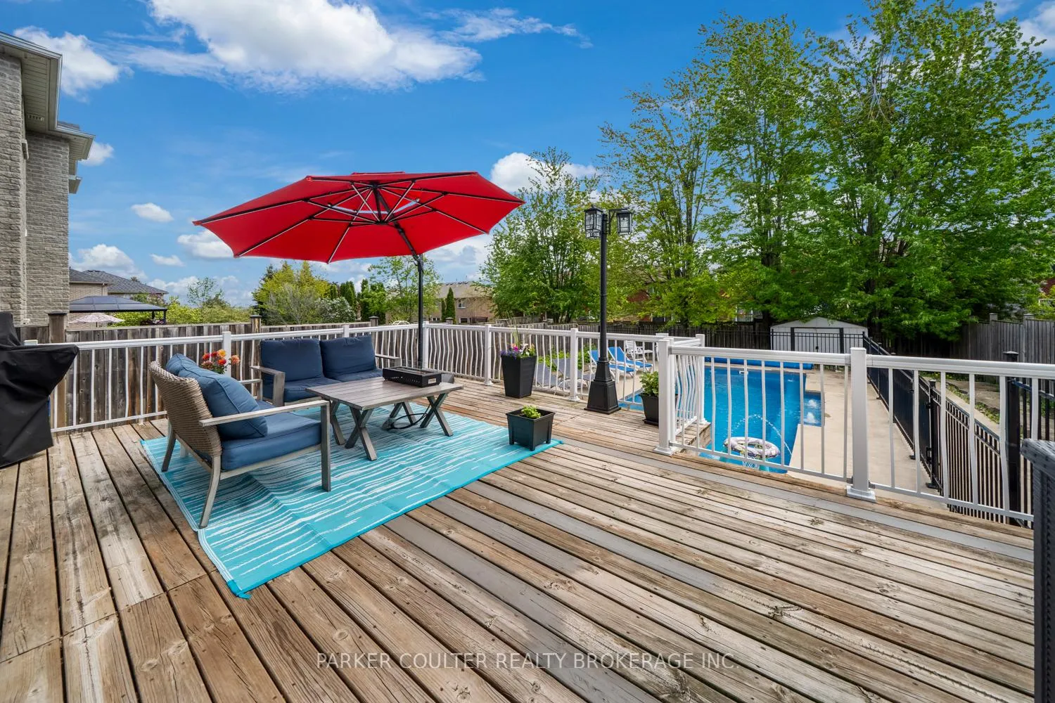 Photo 39 of 9 Surrey Drive, Barrie, Little Lake — HOMEH