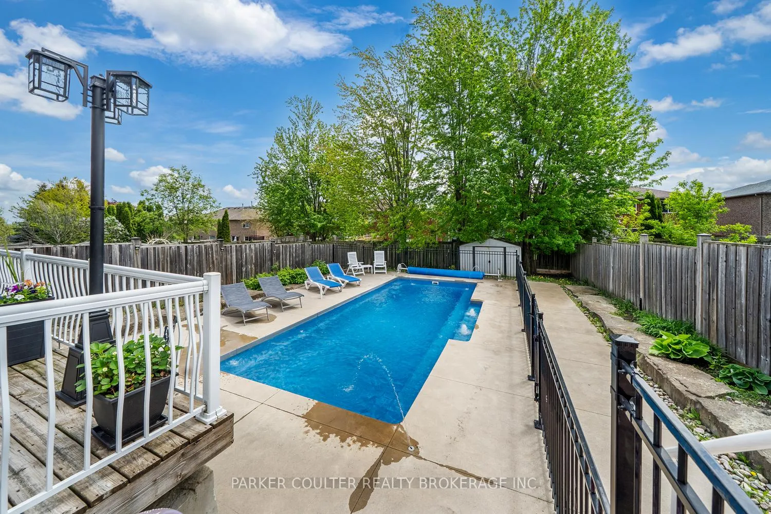 Photo 40 of 9 Surrey Drive, Barrie, Little Lake — HOMEH