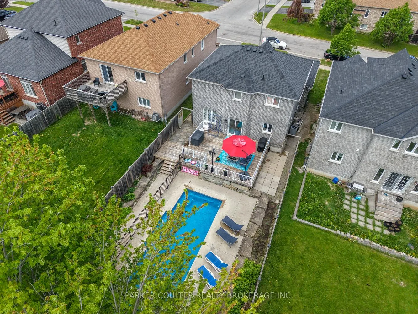 Photo 44 of 9 Surrey Drive, Barrie, Little Lake — HOMEH